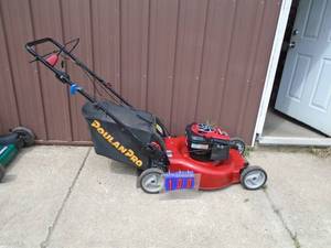 Craftsman 6.75 hp self propelled mower with bagger. Good condition. Tested & works. As shown.