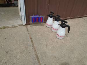 Qty of 3 Flowmaster pump sprayers. New condition. As shown.