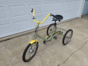 lot 14 image: Trike Bike