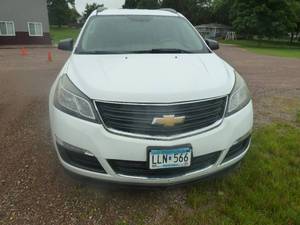 lot 7 image: 2017 Chevy Traverse AWD