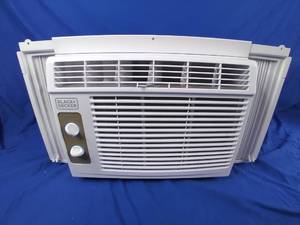 lot 35 image: BLACKDECKER BD05MWT6 Window Air Conditioner 5000 BTU, Cools Up to 150 Square Feet White