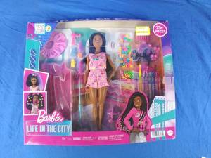 lot 72 image: New Barbie Life in the City. Travel Playset