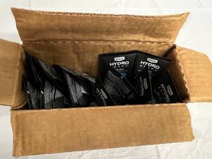 12 x 2oz Tubes of Schick Hydro Sense Shave Cream