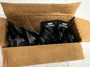 12 x 2oz Tubes of Schick Hydro Sense Shave Cream