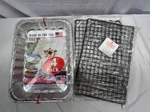 lot 3 image: SSS. 4x 9x13 Handifoil Cake Pans wlids & 2x 10x16 Cooling Racks