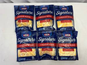 lot 44 image: B. 6x 8oz Kraft Signuature Cheddar Blend Shredded