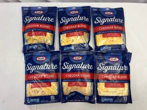 lot 46 image: B. 6x 8oz Kraft Signuature Cheddar Blend Shredded