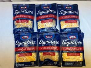lot 51 image: B. 6x 8oz Kraft Signuature Cheddar Blend Shredded