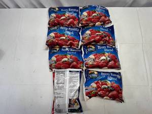 lot 92 image: L. 8x 10oz Berry Banana Blend Frozen Fruit