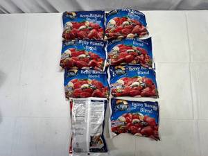 lot 93 image: L. 8x 10oz Berry Banana Blend Frozen Fruit