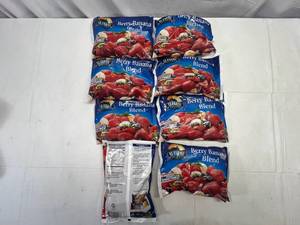 lot 96 image: L. 8x 10oz Berry Banana Blend Frozen Fruit