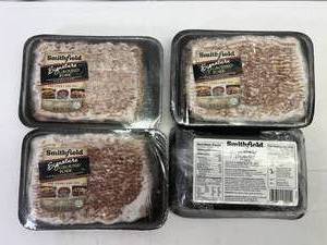 lot 379 image: E. 4x 1lb Smithfield Signature Ground Pork
