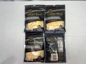 lot 124 image: F.4x 8oz Cracker Barrel Three Cheese Blend