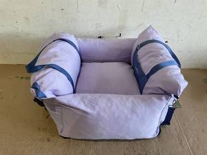 lot 307 image: Lesure Small Dog Car Seat for Small Dogs 22L x 23W x 13H