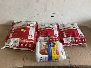lot 301 image: Assorted Lot of Cat Litter