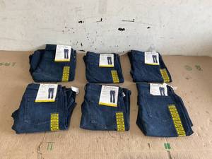 lot 324 image: LOT OF 6 Womens Size 8 Jessica Simpson Ladies Bootcut Jean