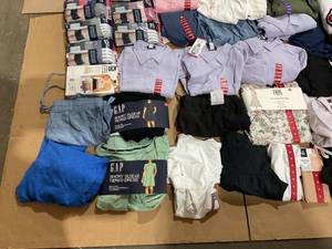 lot 337 image: LOT OF Miscellaneous XL Womens Clothing