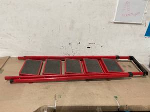 lot 358 image: 5 Step Ladder, Collapsible