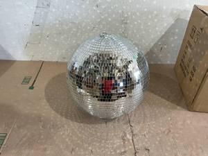 lot 112 image: 16 Large Disco Ball Disco Ball Mirror Ball
