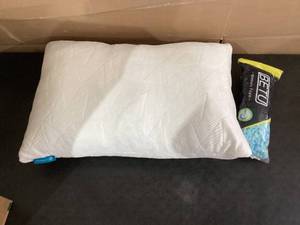 lot 408 image: Cooling Side Memory Foam Pillow