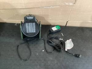 lot 467 image: VIVOSUN 1500W Portable Greenhouse Heater with Adjustable Digital Thermostat