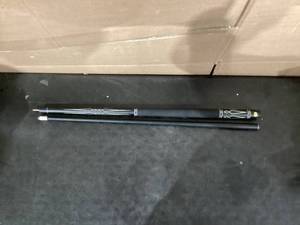 lot 474 image: Billiard Pool Cue Stick 18-21oz
