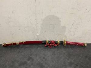 lot 4 image: Red Jintachi Ceremonial Functional Sword REAL STEEL