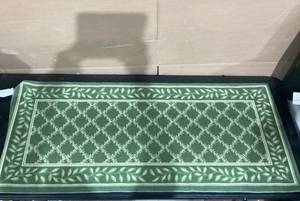 lot 549 image: Two-Tone Lattice Rug with Leaf Border with Skid-Resistant Backing, Home Decor