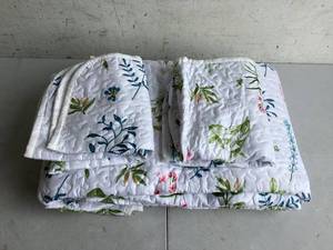 lot 299 image: 3PCS King Size UOZZI BEDDING Reversible White Quilt Set
