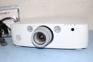 lot 40 image: NEC NP-PA500X Advanced 5000 ANSI Lumen Professional Video Projector with NP13ZL Lens