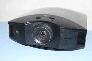 lot 65 image: Sony BRAVIA 1080p SXRD HD Home Theater  Cinema VPL-HW15 Video Projector  Projection System