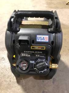 DEWALT 2.5 Gal. 140 psi Portable 20V Cordless Air Compressor with FLEXVOLT Advantage (Tool Only) Customer Returns See Pictures