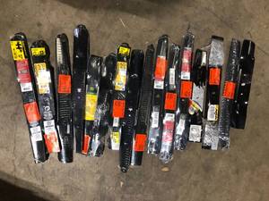 Lot of Assorted Lawn Mower Blades Various Models and Conditions   Customer Returns See Pictures