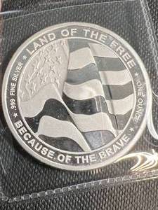 lot 76 image: 1 TROY OZ .999 FINE SILVER NAVY ROUND