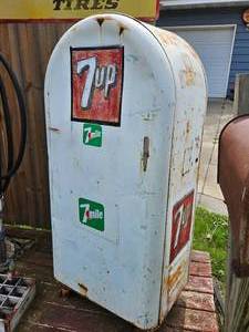lot 6 image: Vintage 1940s Jacobs 35 7up Cooler