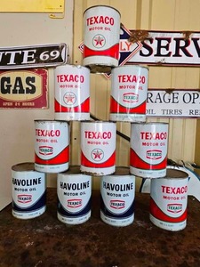 lot 8 image: Ten Quarts Texaco Motor Oil Metal Cans - All Full