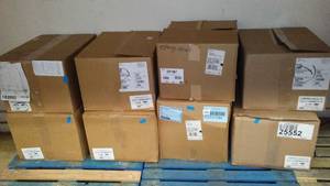 Oliver Brand Sealing containers.