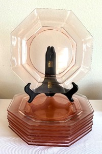 lot 28 image: Variety of Pink Depression Glass Plates