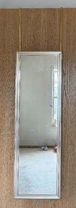 lot 72 image: Over Door Mount Trifold Mirror