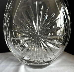 lot 103 image: Gorgeous Crystal Vase by Galeway
