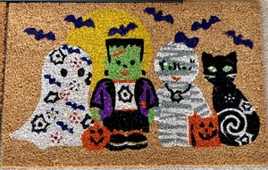 lot 50 image: New Temp-tations Rubber Mat with 4 Seasonal Rugs