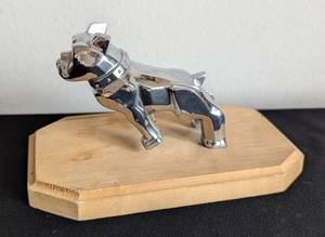 lot 116 image: Mounted Mack Truck Hood Ornament