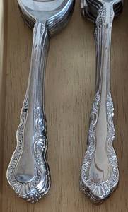 lot 119 image: Reed and Barton Stainless Steel Flatware Set
