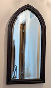 lot 124 image: Vintage Mahogany Arched Wall Mirror