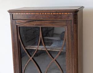 lot 4 image: Vintage Petite Mahogany Glass Front Cabinet