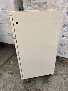 lot 19 image: Mobile 4-Tier Supply Storage Drawer with Lock and Key - In Excellent Condition