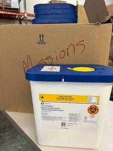 lot 59 image: 1 Case (10 each) NEW Covidien 8820 2-Gallon SharpSafety Pharmaceutical Waste Container with Hinged Lid and Snap Cap (open box)