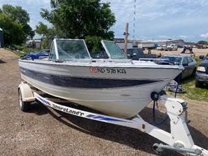 lot 2 image: 1986 18 Crestliner