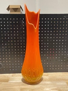 lot 27 image: Mid Century Style Vase