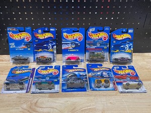 lot 30 image: Hot Wheels